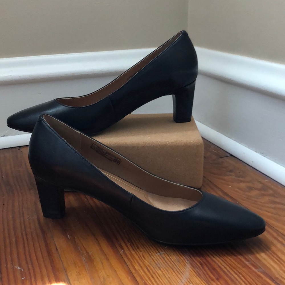 Vionic Mia Madison black leather heels, 9.5